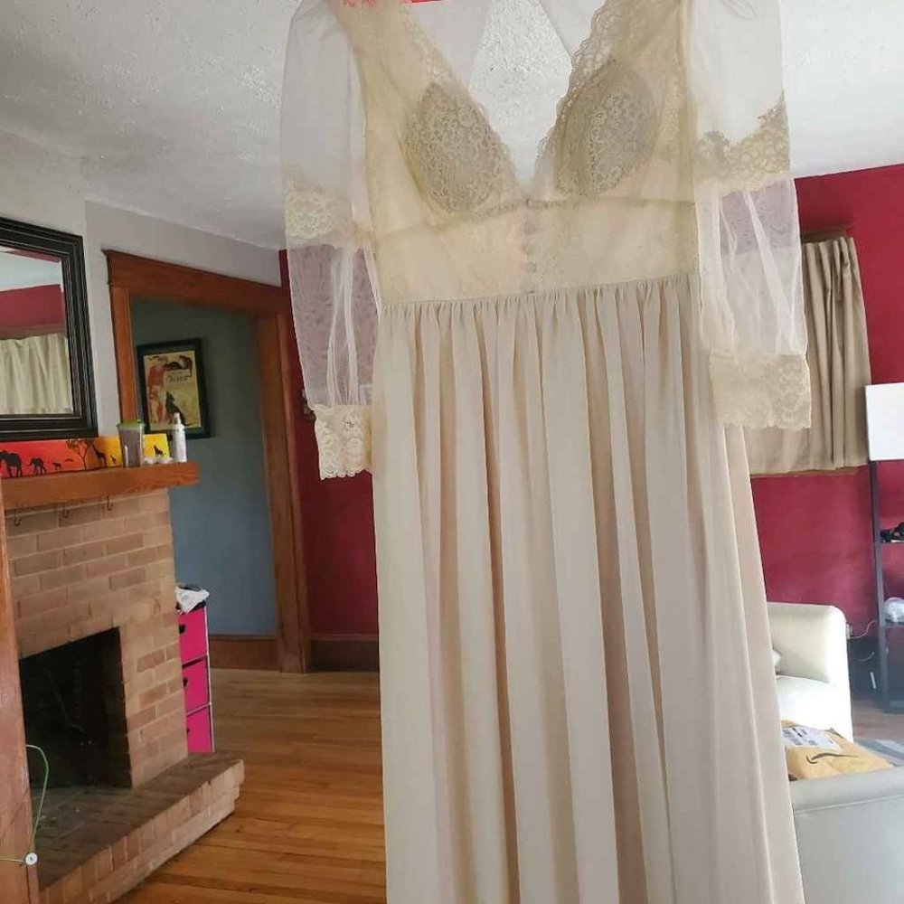 NWT Champagne Boho Wedding Dress Size 6
